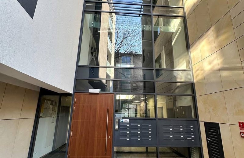 Location d’un appartement unique de 4 pièces, 102 m², Zwierzyniec, Cracovie, Pologne